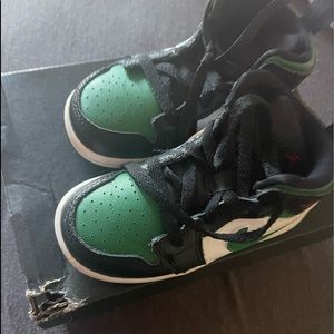 Nike Jordan Mid 1’s -Toddler 7c